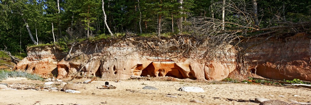 Ezurgas Red Cliffs