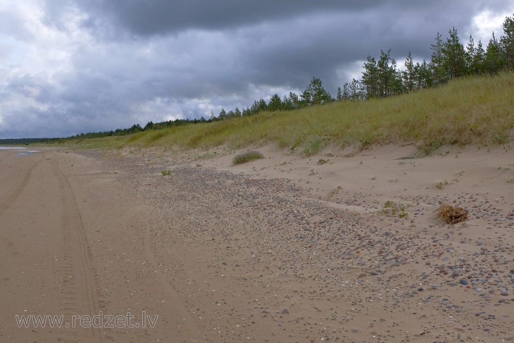 Jūrmala starp Akmensraga bāku un Pāvilostu