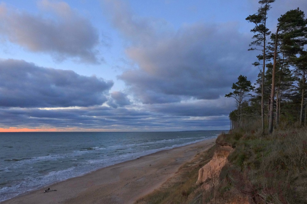 Jūrkalne Seashore Bluffs, Cloudy Sky
