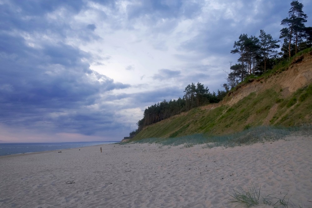Jūrkalne Seashore Bluffs, Cloudy Sky