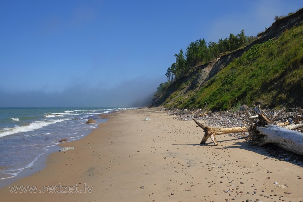 Jūrmala starp Užavu un Ventspili, migla