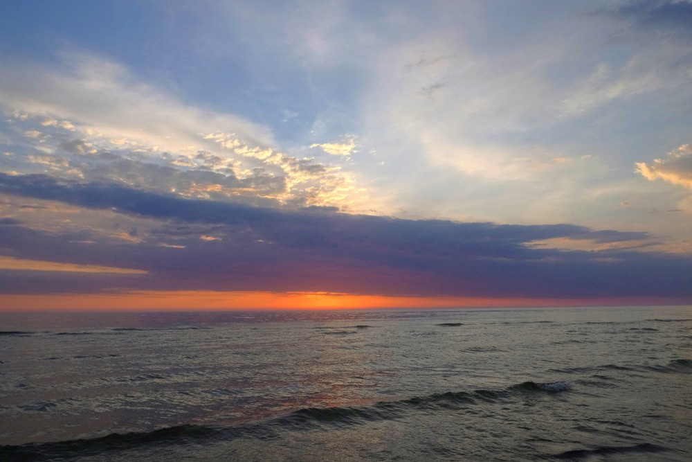 Saulrieta ainava Baltijas jūrā