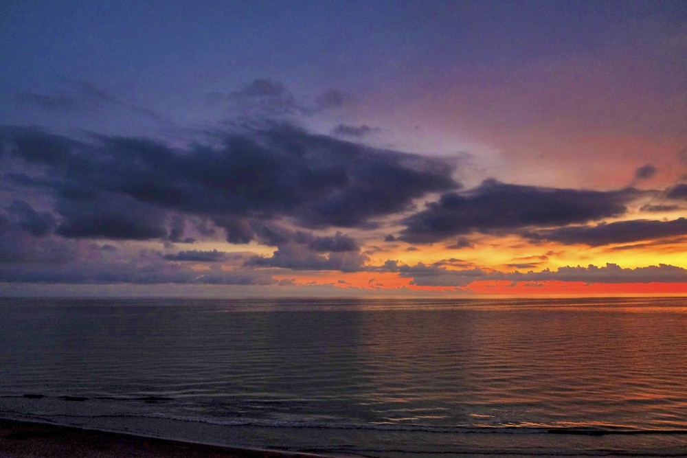 Jūra pēc saulrieta