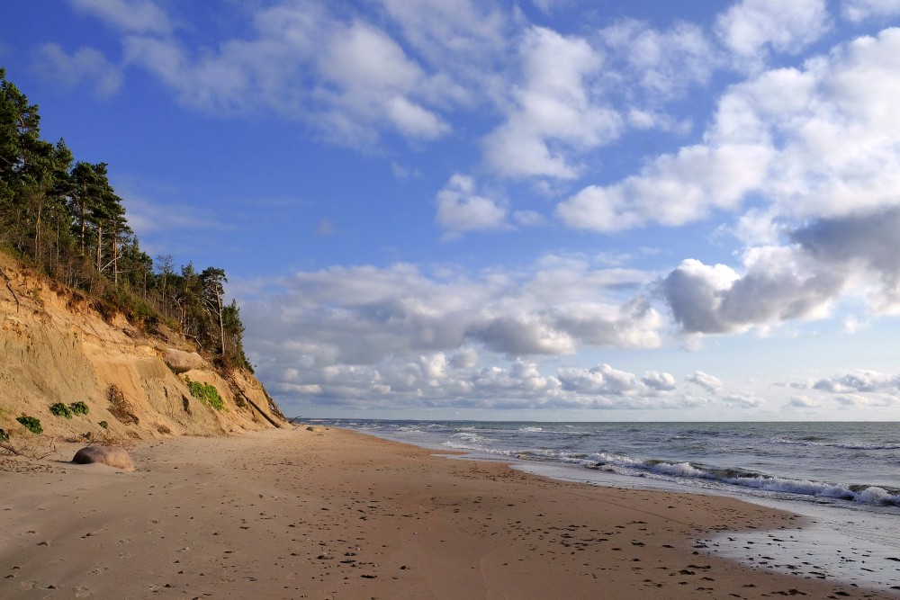 Stāvkrasts pie Sārnates, jūras ainava