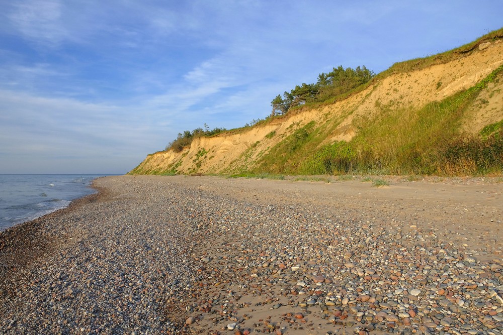 Steep shore of Ulmale- Strante