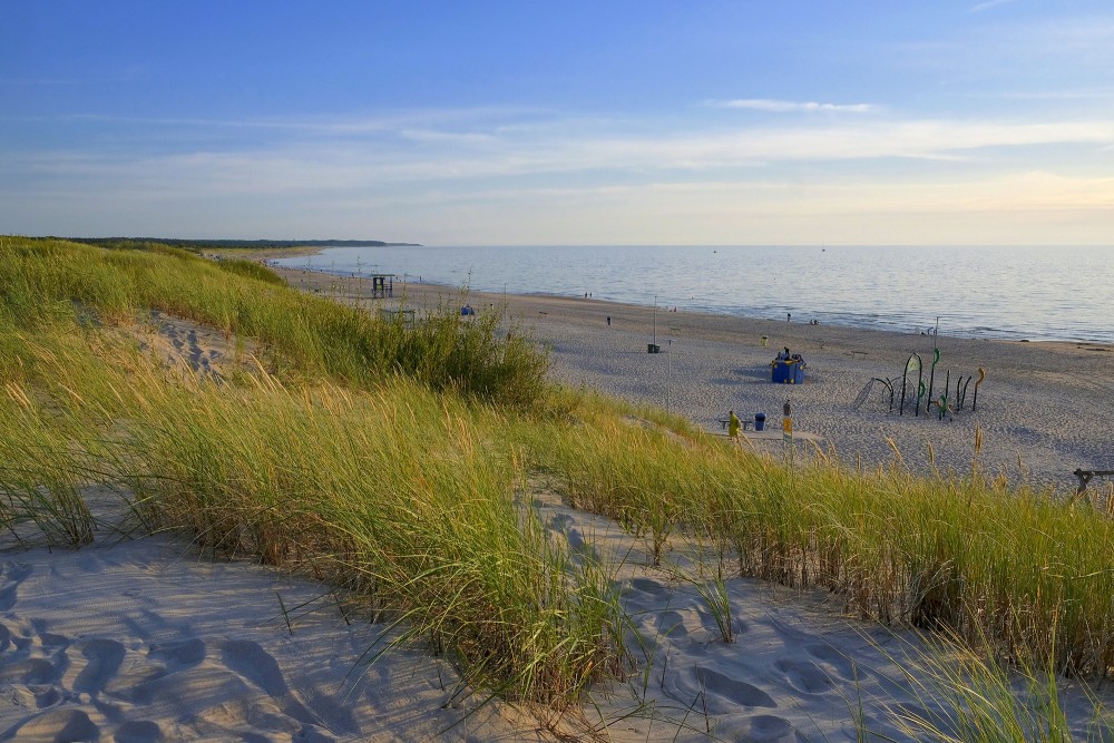 Skats no kāpām uz Ventspils pludmali
