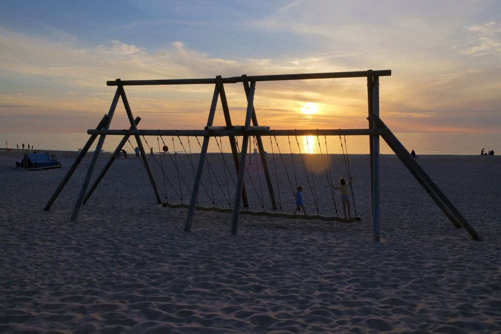 Ventspils pludmale saulrietā