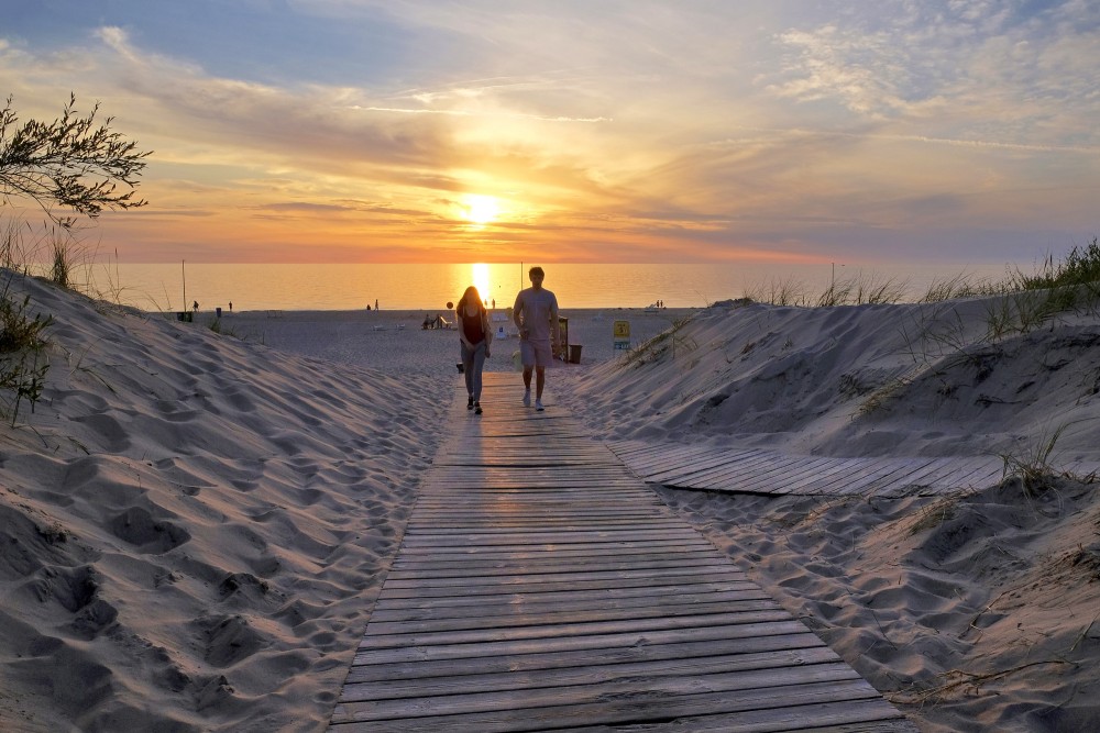 Ventspils pludmale saulrietā