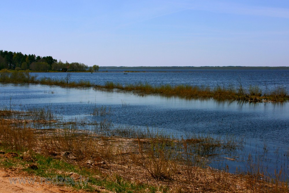 Lake Burtnieks in Spring