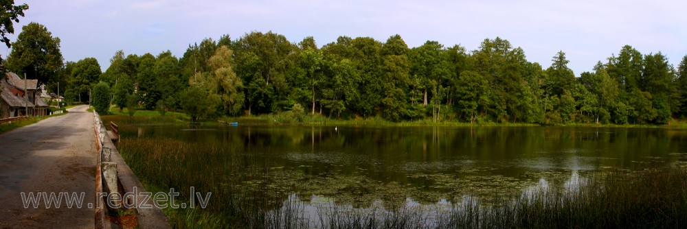 Kazdangas Dzirnavu dīķis