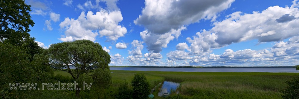 Usmas ezera panorāma, gubumākoņi