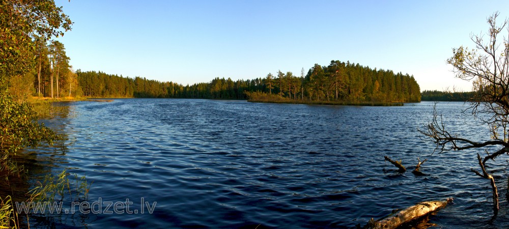 Dižieres ezera panorāma