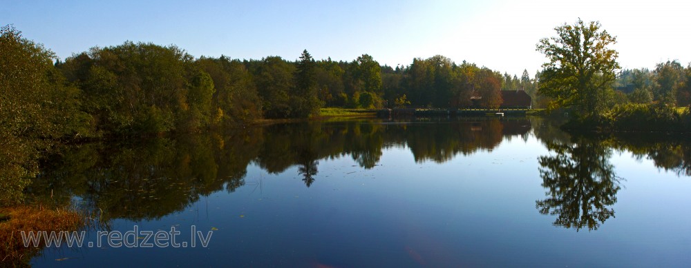 Zlēku dzirnavezera panorāma