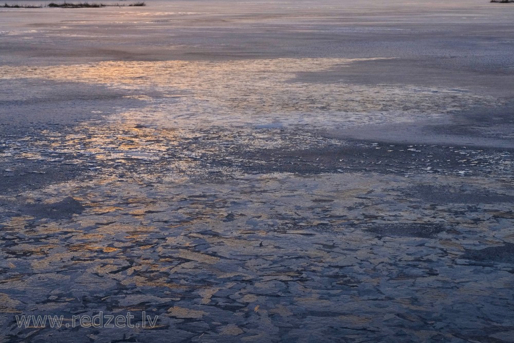 Ledus uz Slokas ezera