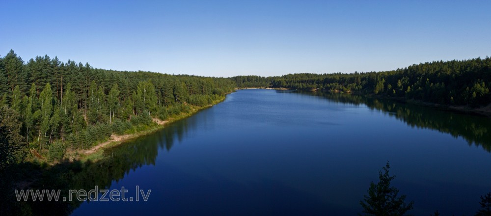 Dubkalnu karjers vasaras rītā