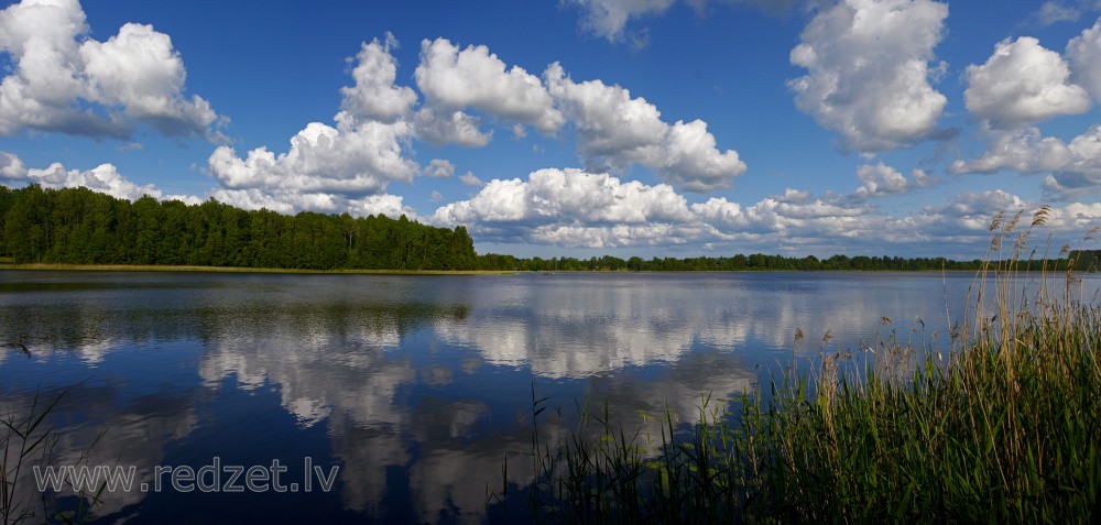 Lake Sasmaka Panorama, Cumulus Cloud