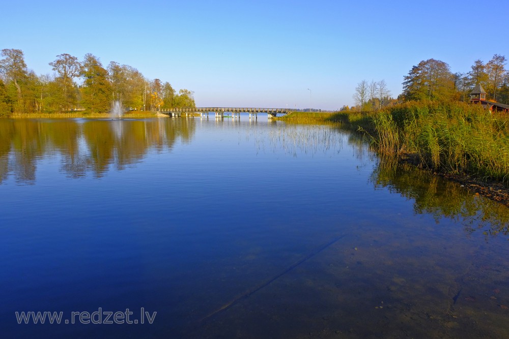 Alūksnes ezera rudens ainava