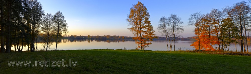Panorama Lake of Stameriena in autumn