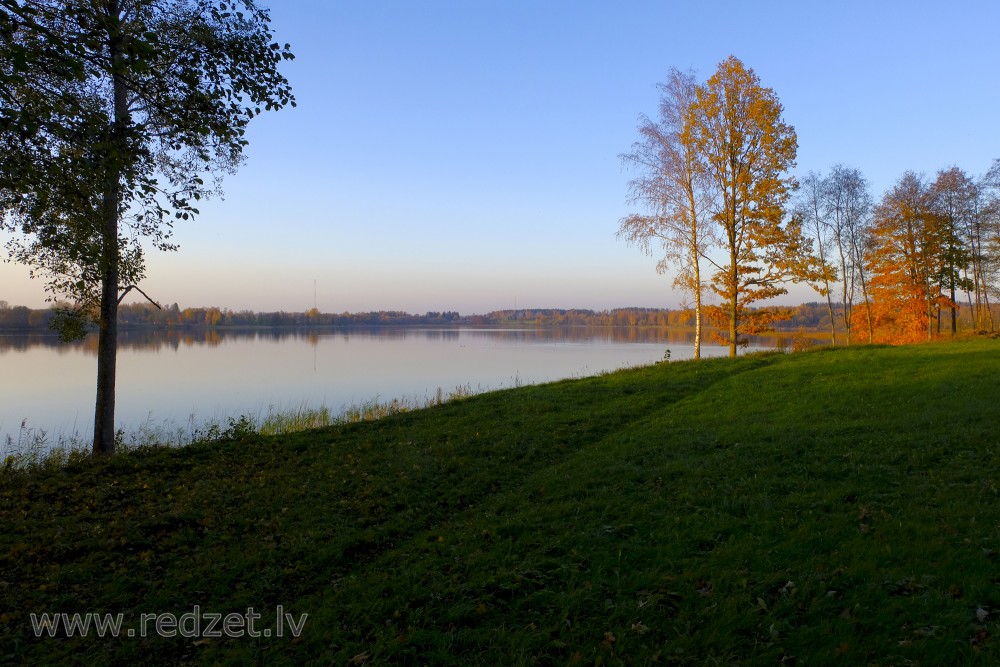 Lake of Stameriena in autumn