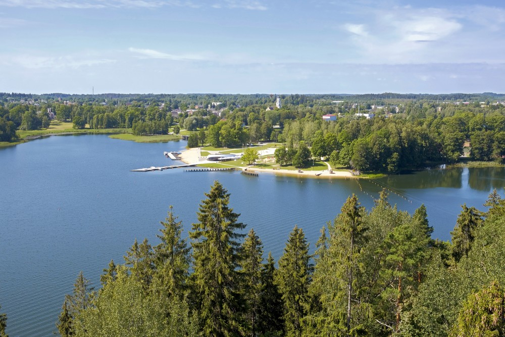 Alūksnes ezera ainava no skata torņa