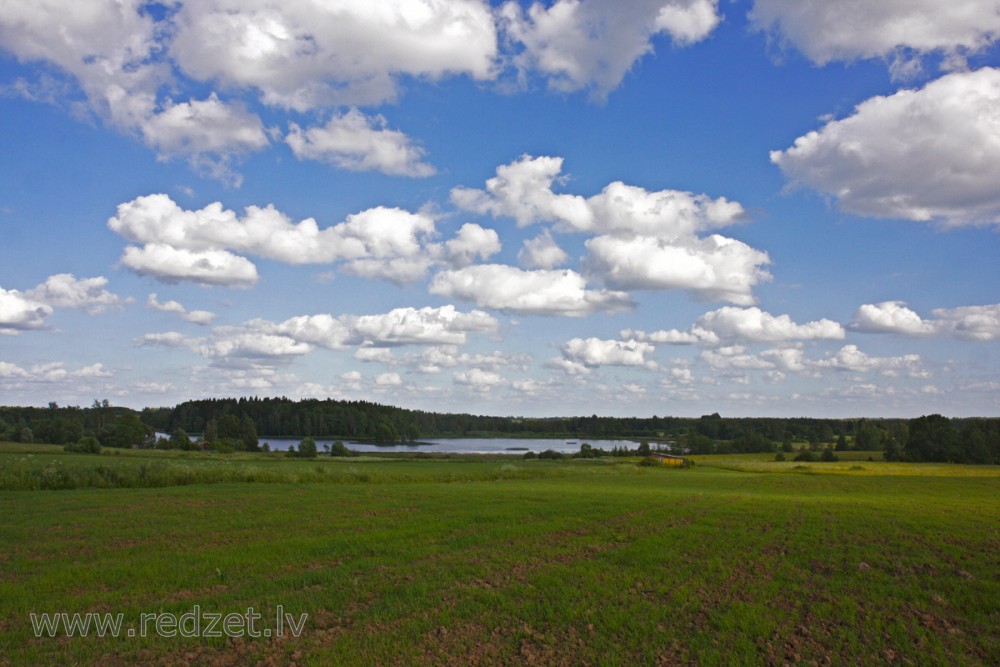 Micānu Lake Landscape