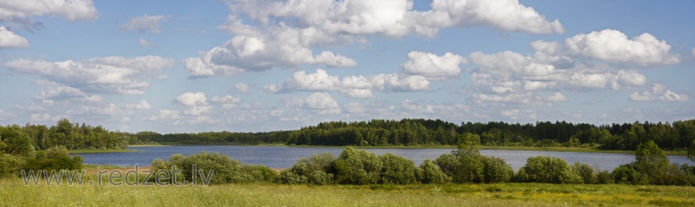 Micānu Lake Panorama
