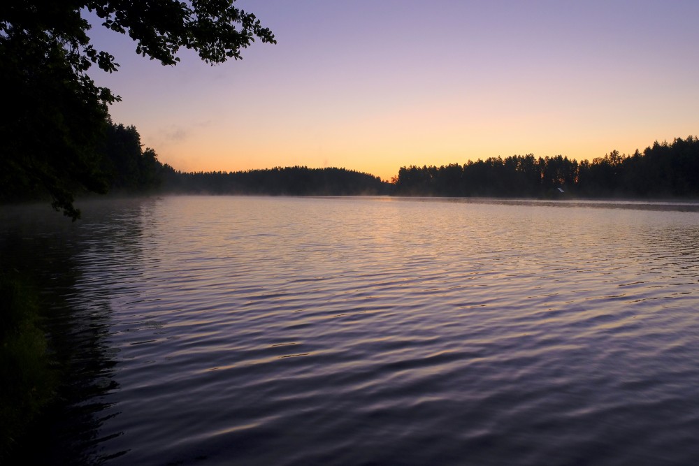 Sunrise at Kāņu Lake