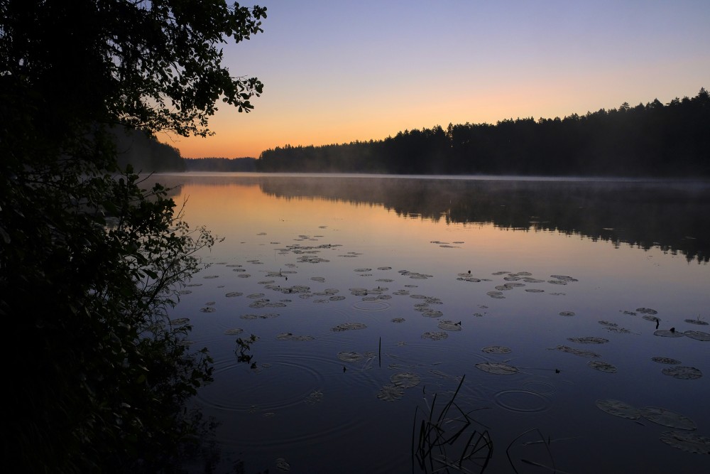 Sunrise at Kāņu Lake