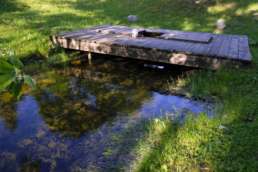 Bārbeles sērūdeņraža avots