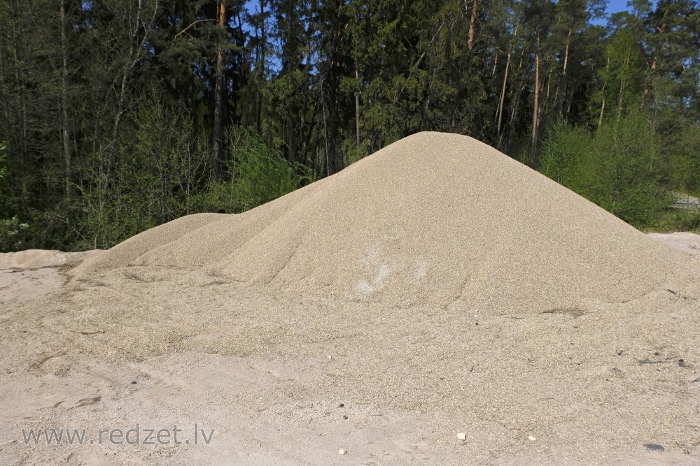 Igates ražotie minerālmateriāli