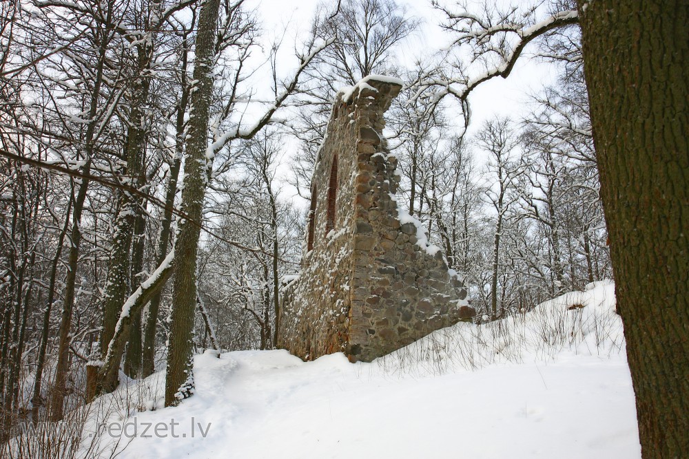 Krimuldas pilsdrupas ziemā