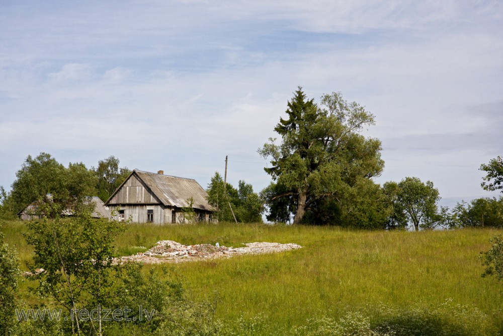 Veca māja