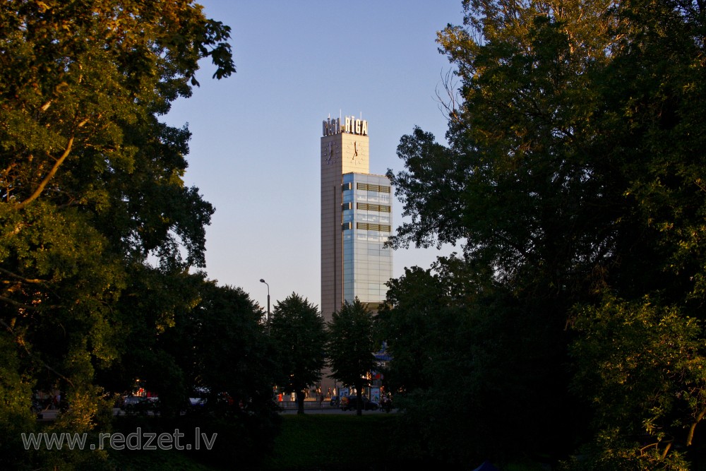 Rīgas Stacijas pulksteņa tornis