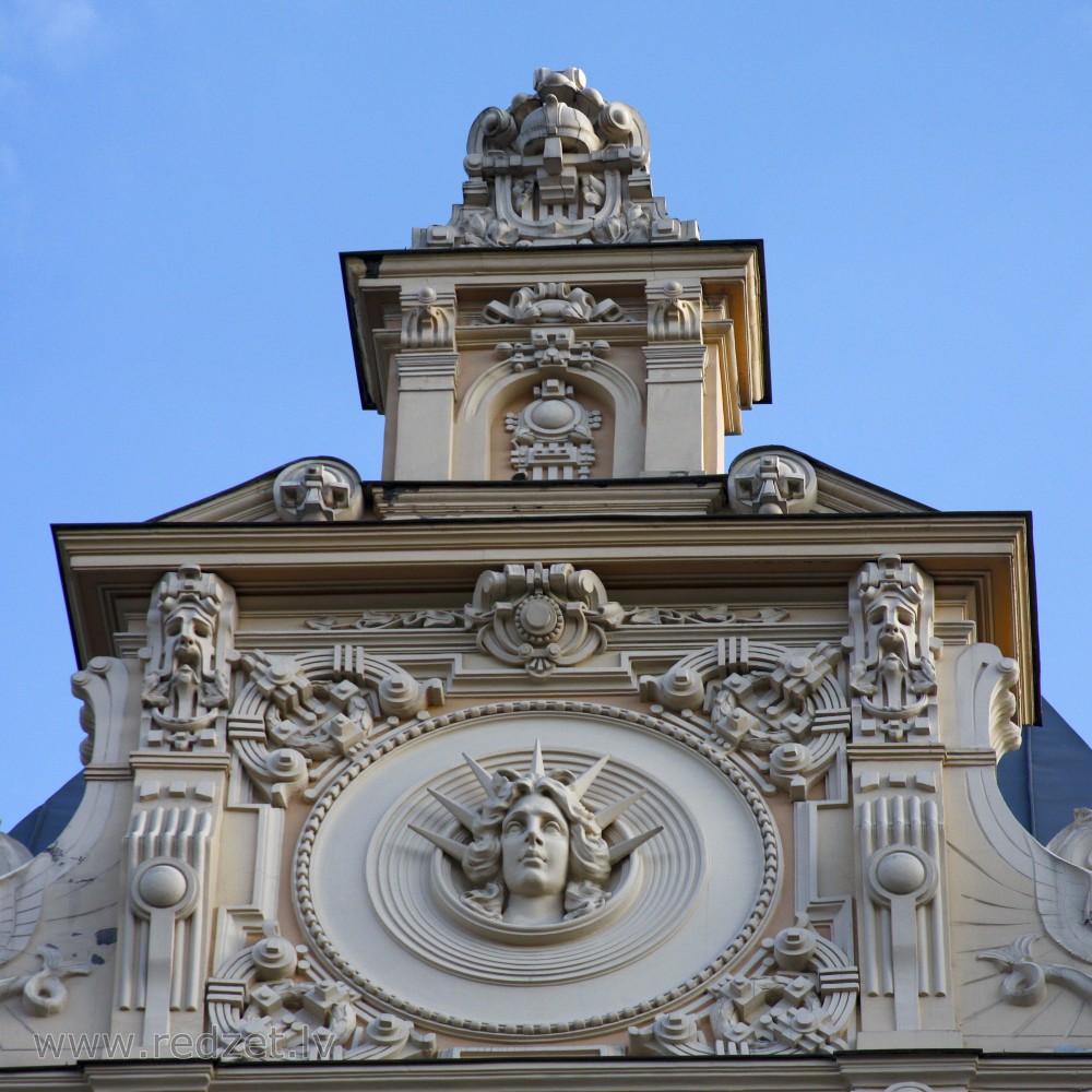 Art Nouveau Face, Central Mask in Alberta Street 13 Facade