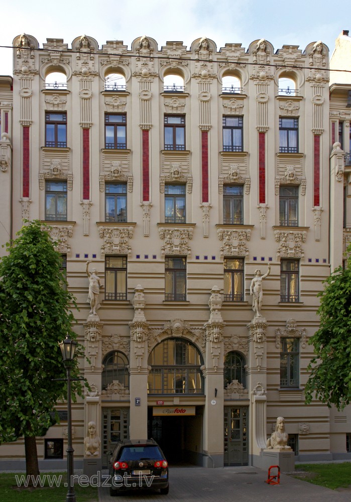 The Boguslavskiy apartment building, Alberta Street 2a
