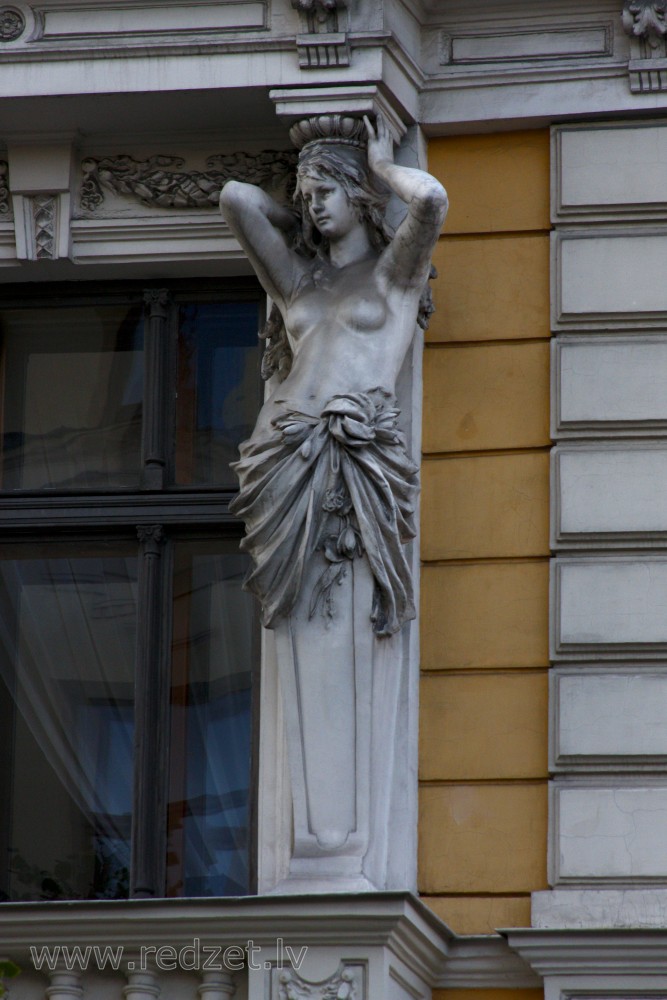 Skulpturāls cilnis (Baznīcas 25)
