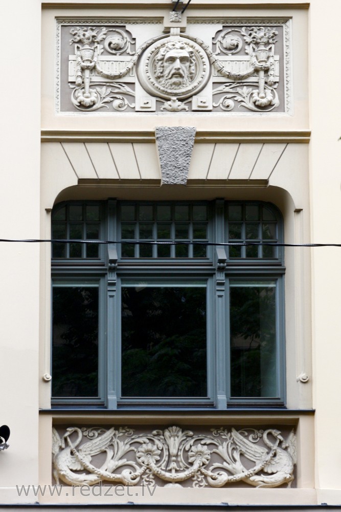 Fasādes dekors (Baznīcas 26)