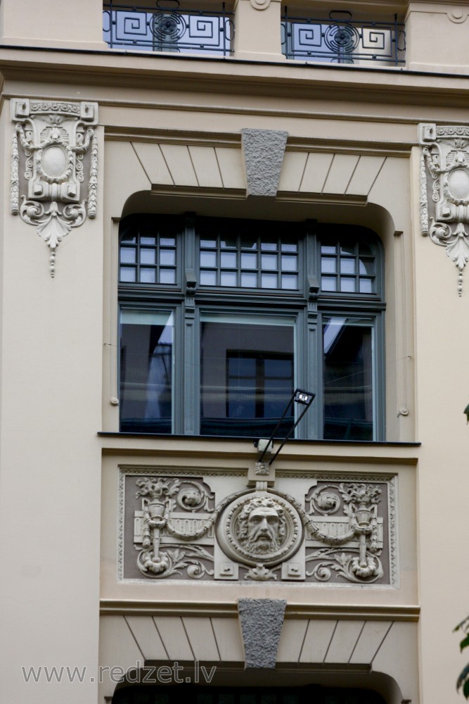 Fasādes dekors (Baznīcas 26)