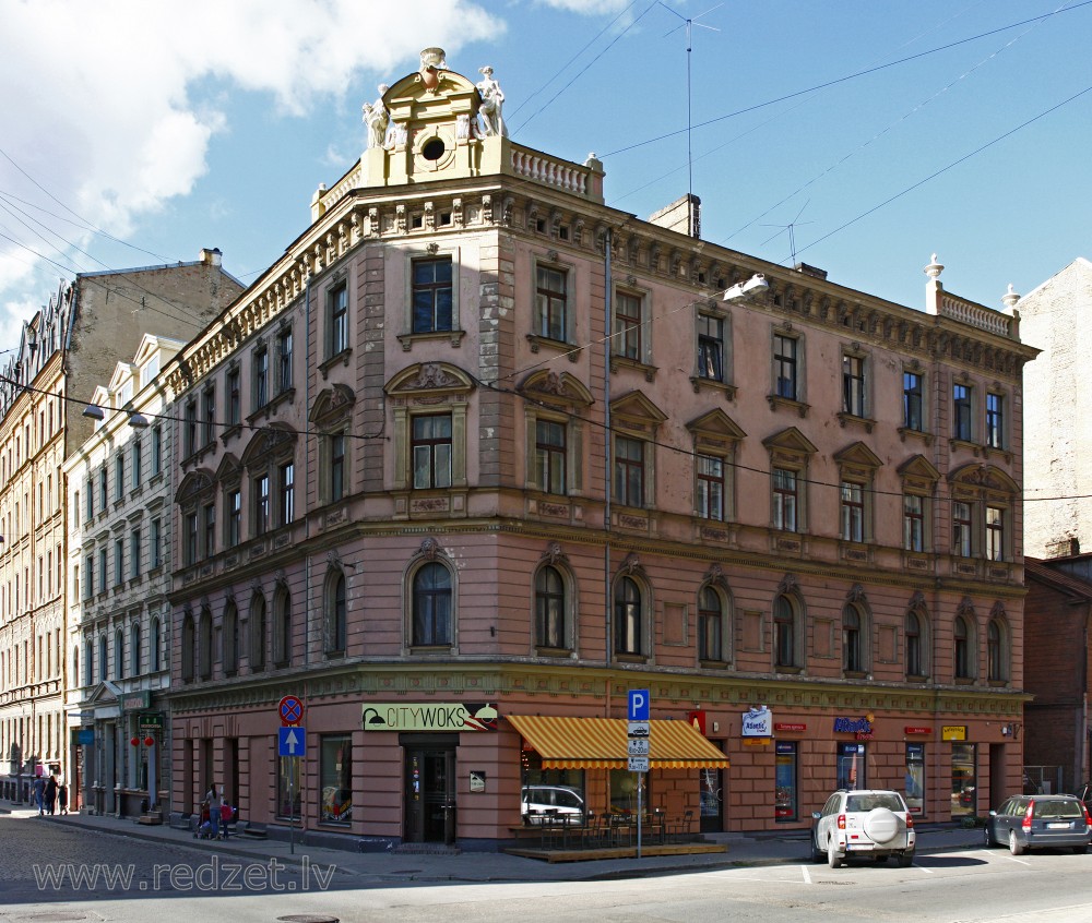 Rīga, Baznīcas iela 9/11