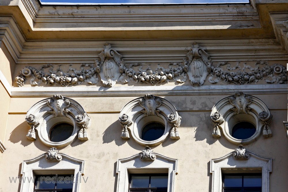Ornamentāla būvplastika (Blaumaņa 11/13)