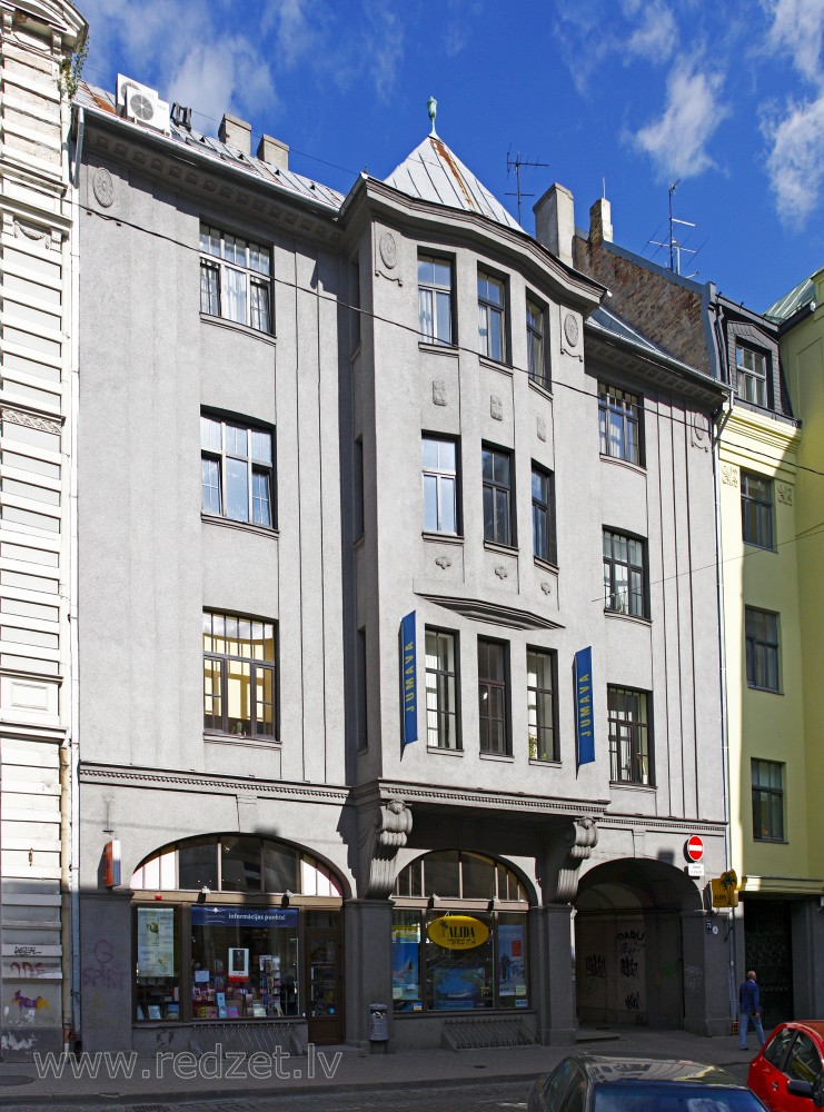 Rīga, Dzirnavu iela 73