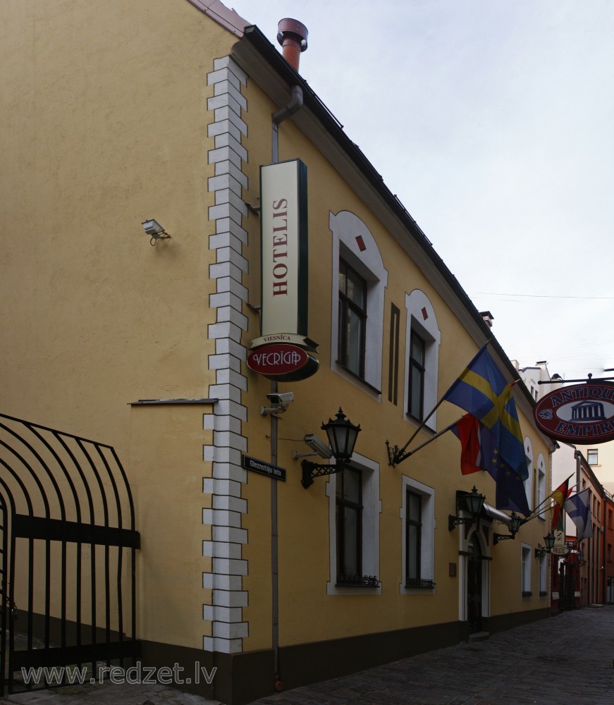 Rīga, Gleznotāju iela 12/14