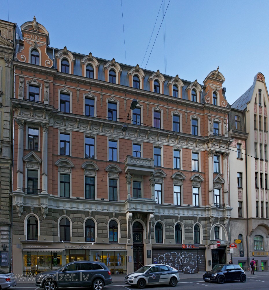 Rīga, Lāčplēša iela 27