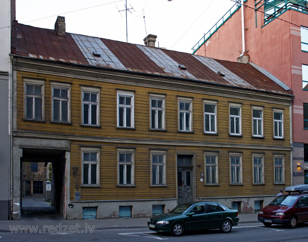 Rīga, Lāčplēša iela 39