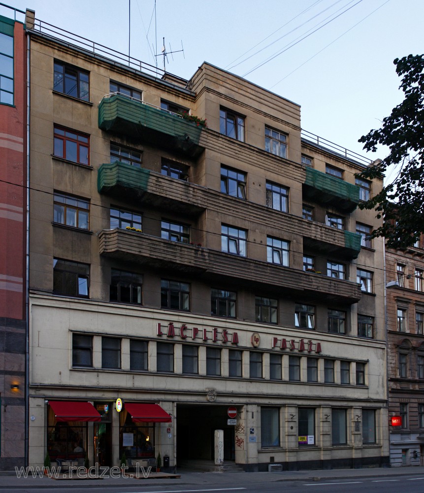 Lāčplēša pasāža (Lāčplēša 43/45)