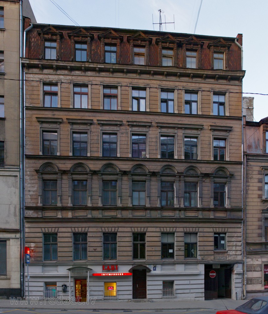 Rīga, Lāčplēša iela 47