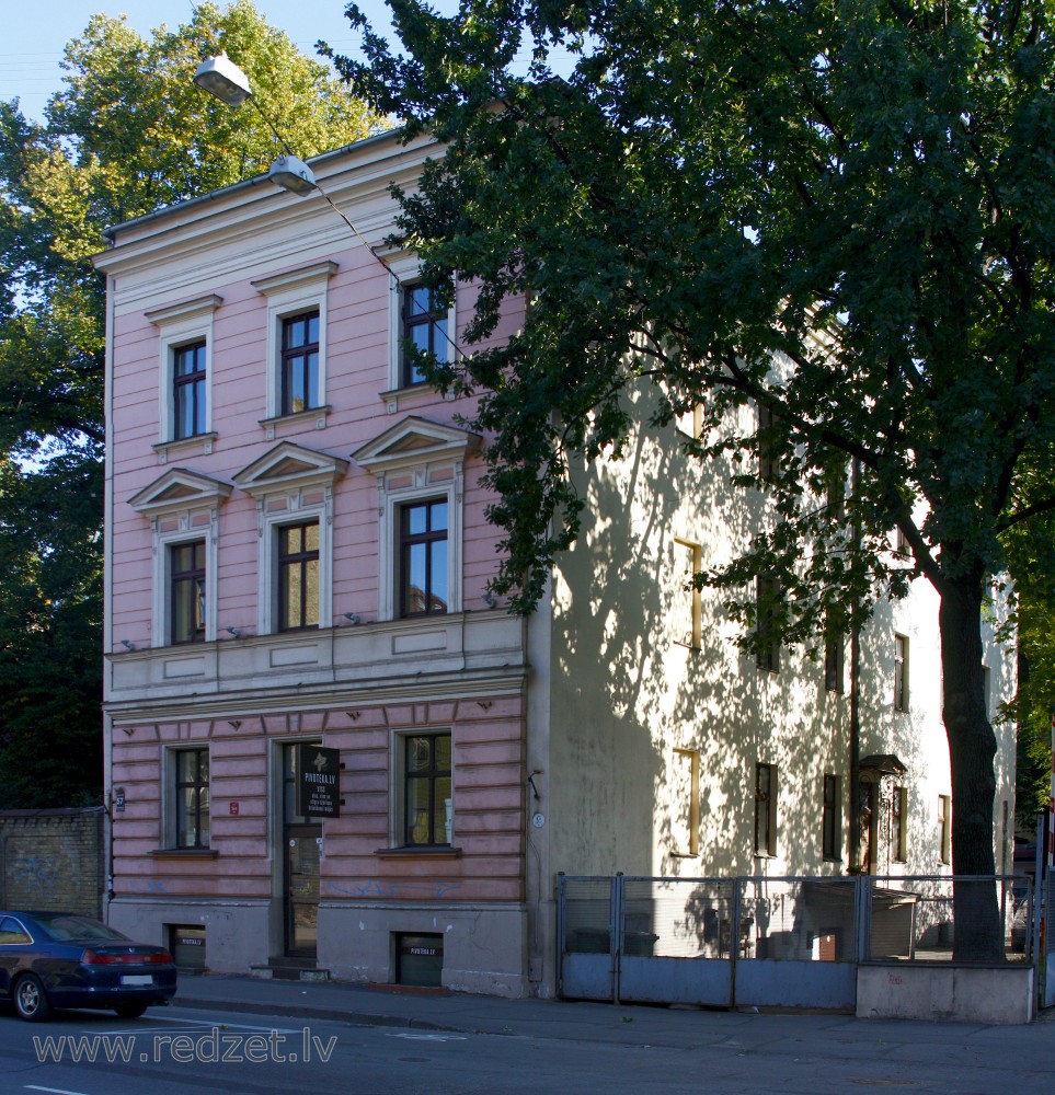Rīga, Lāčplēša iela 57