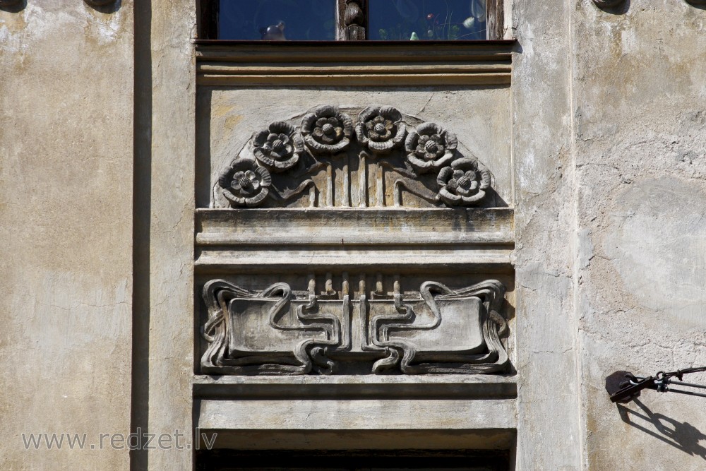 Fasādes dekors (Nometņu 45)