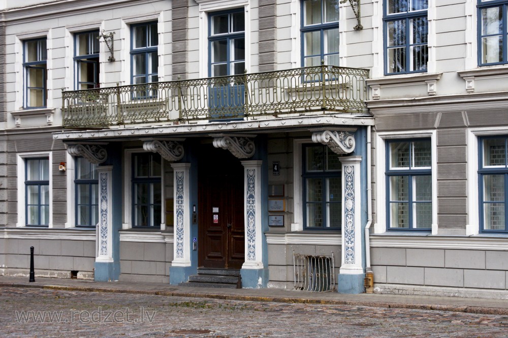 Ieejas portāls (Pils laukums 4)