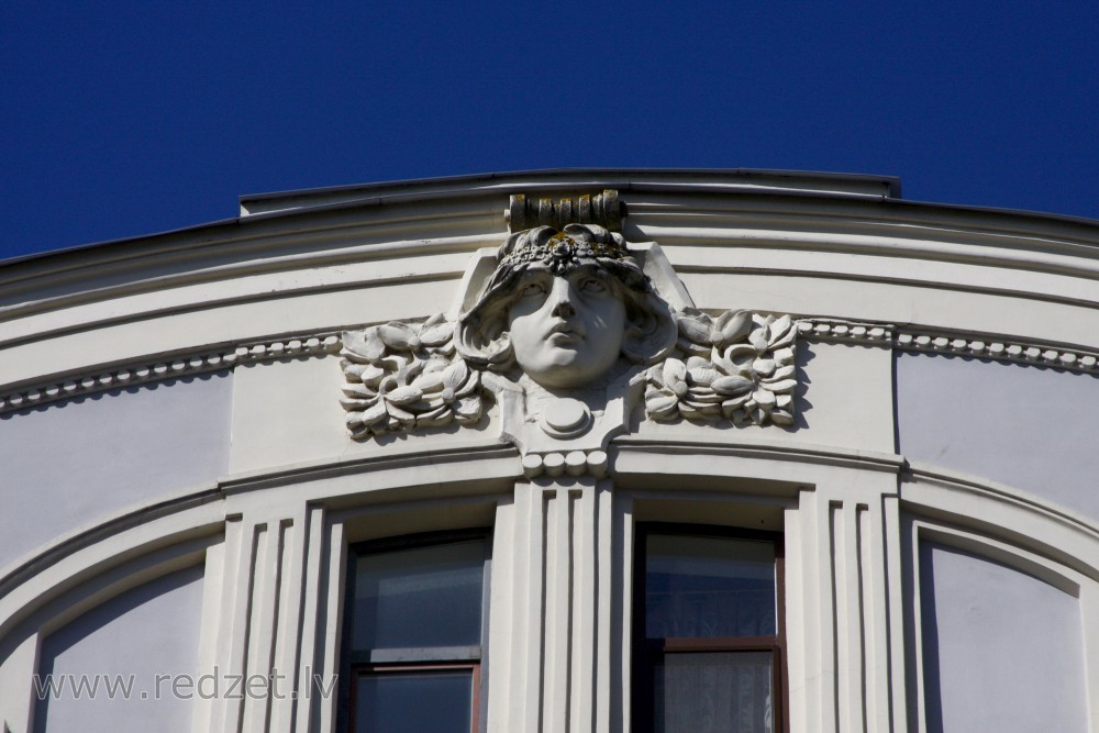 Skulpturāls cilnis (Rūpniecības 1)
